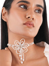 Kvetina Choker  White